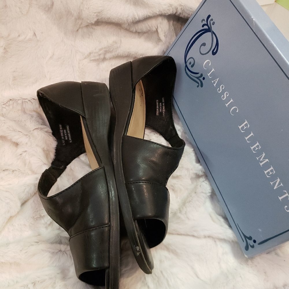 Classic Elements Sandals   - Picture 4 of 5